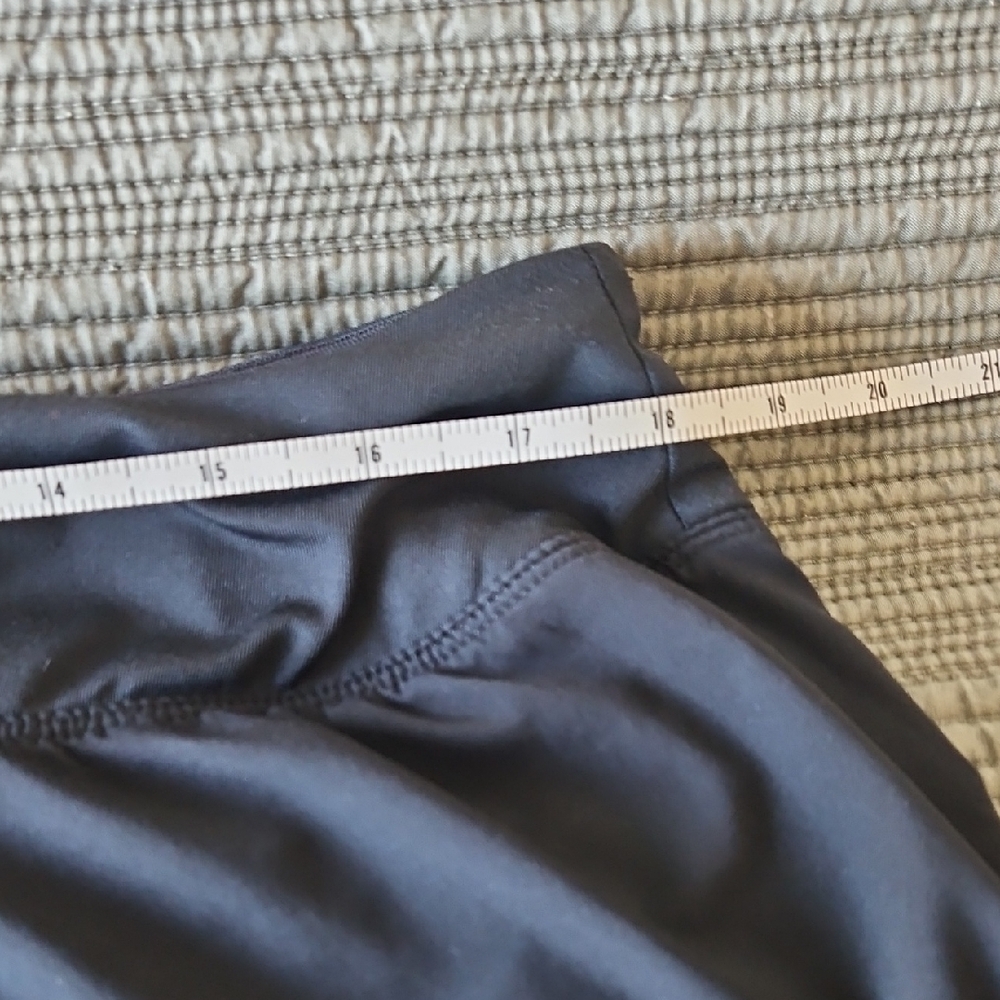 Nike Black Athletic Shorts Lightweight Breathable Design - Picture 2 of 6